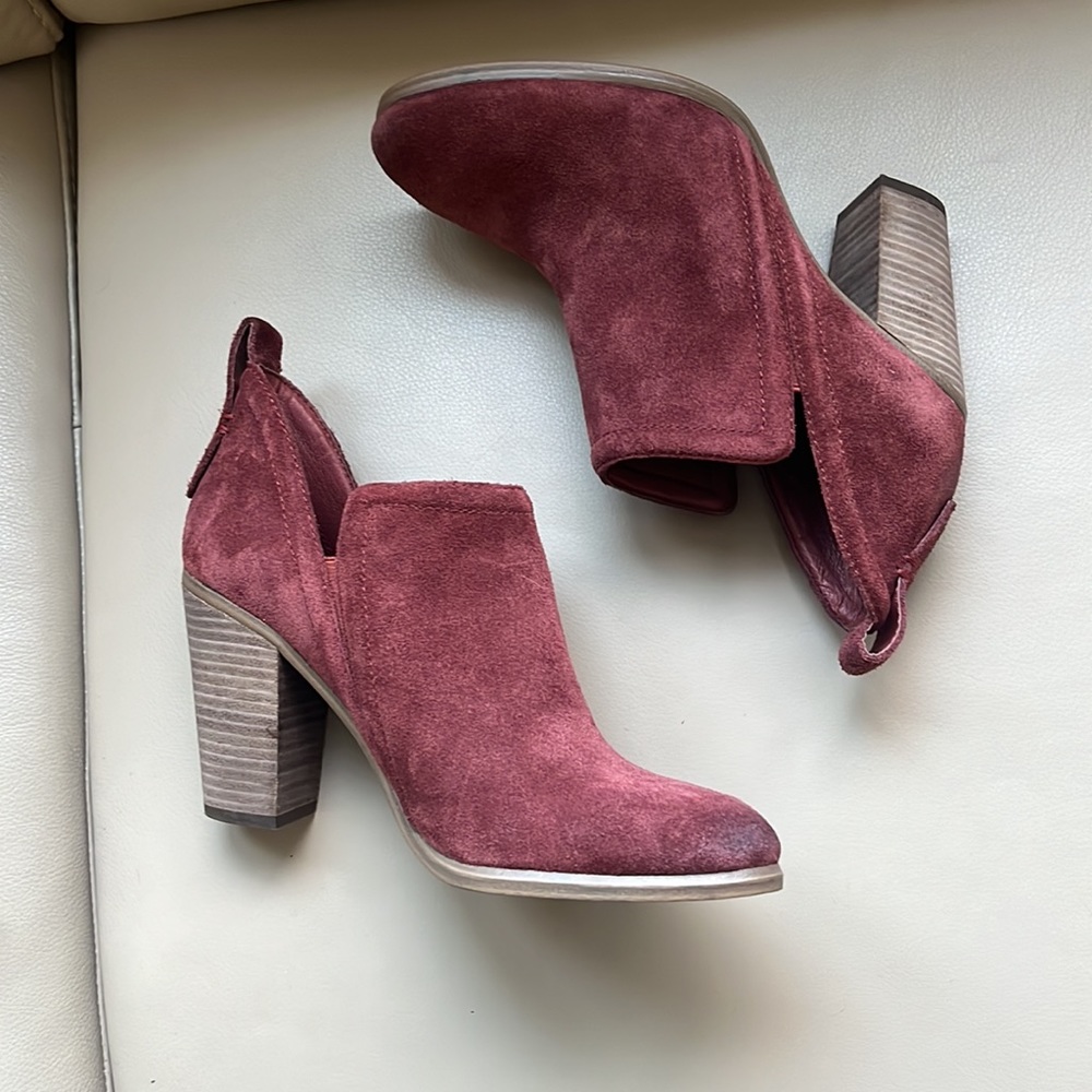 Vince Camuto Francia suede booties